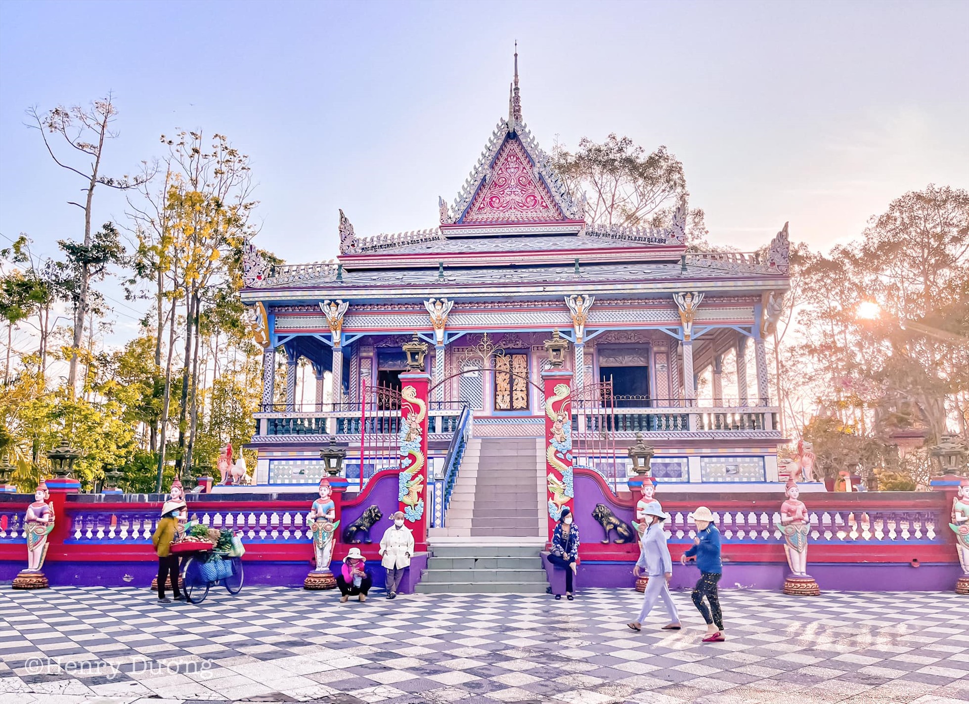 Thuê Xe Du Lịch Cần Thơ Đi Lễ Chùa Miền Tây 