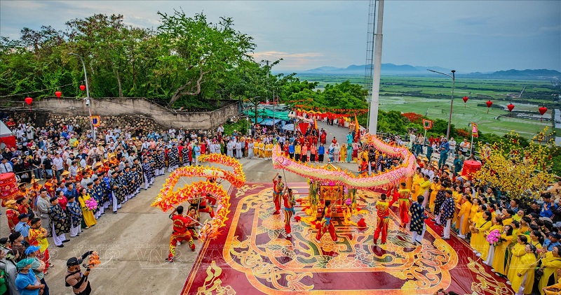 Thuê Xe Hậu Giang Đi Lễ Vía Bà Chúa Xứ Từ Cần Thơ Giá Rẻ