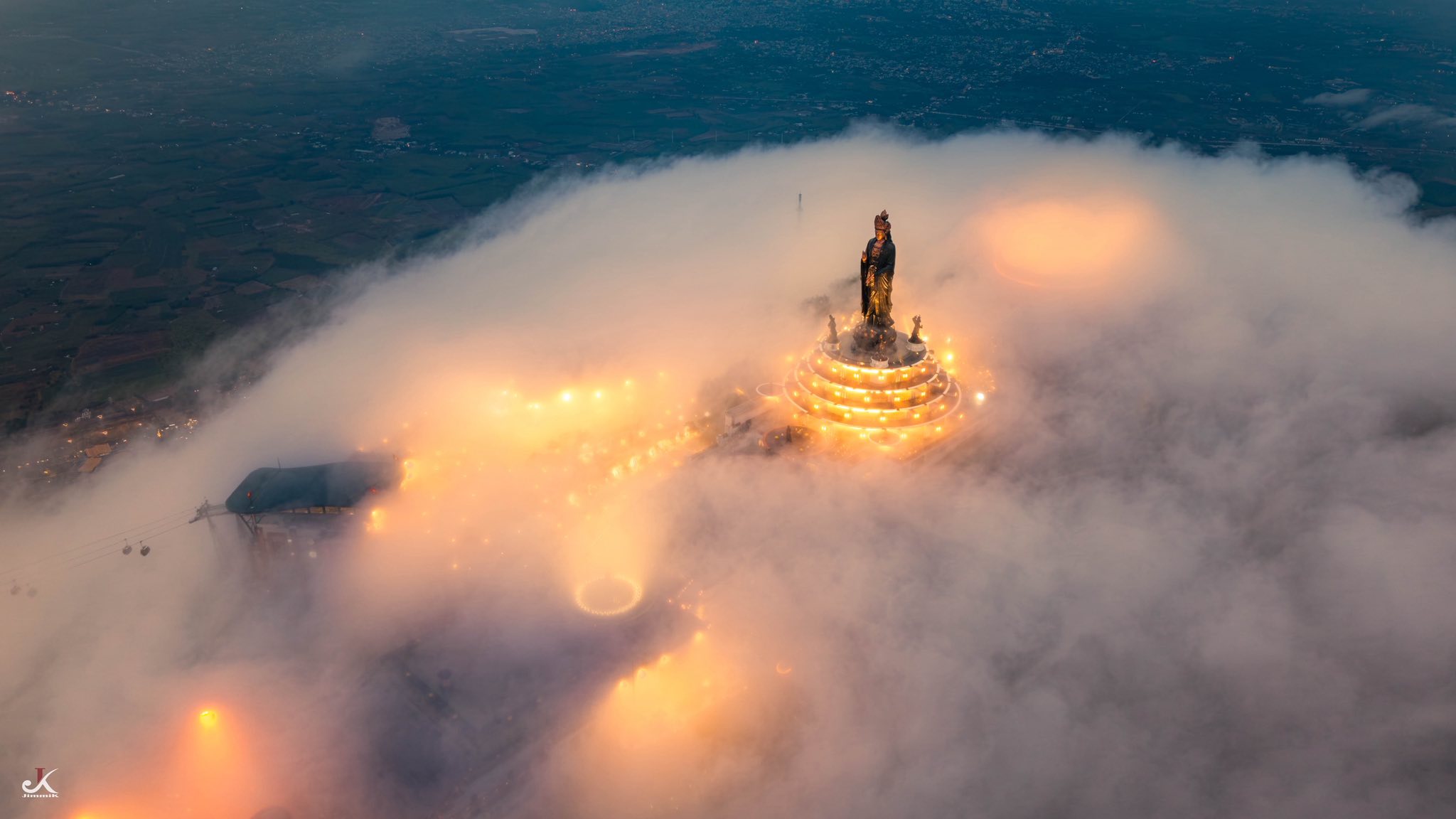 Thuê Xe 4 Chỗ Sài Gòn - Tây Ninh Xe Đẹp, Tài Xế Kinh Nghiệm