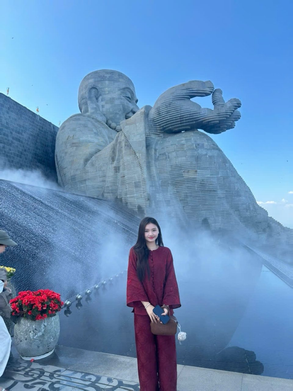 Giá Thuê Xe 16 Chỗ Đi Tây Ninh Mới Nhất - Bảng Giá Chi Tiết 